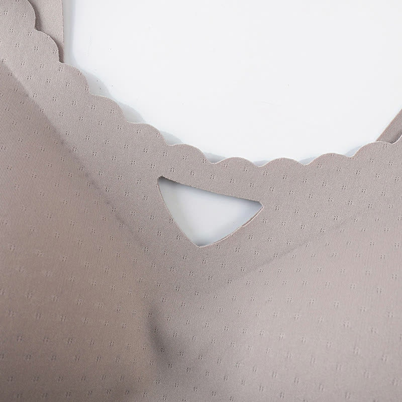 Soutien-gorge push-up sans armatures à bords ondulés et sans coutures grande taille