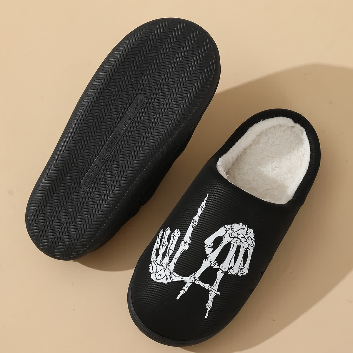 Chaussons grande taille à imprimé tête de mort - image 4