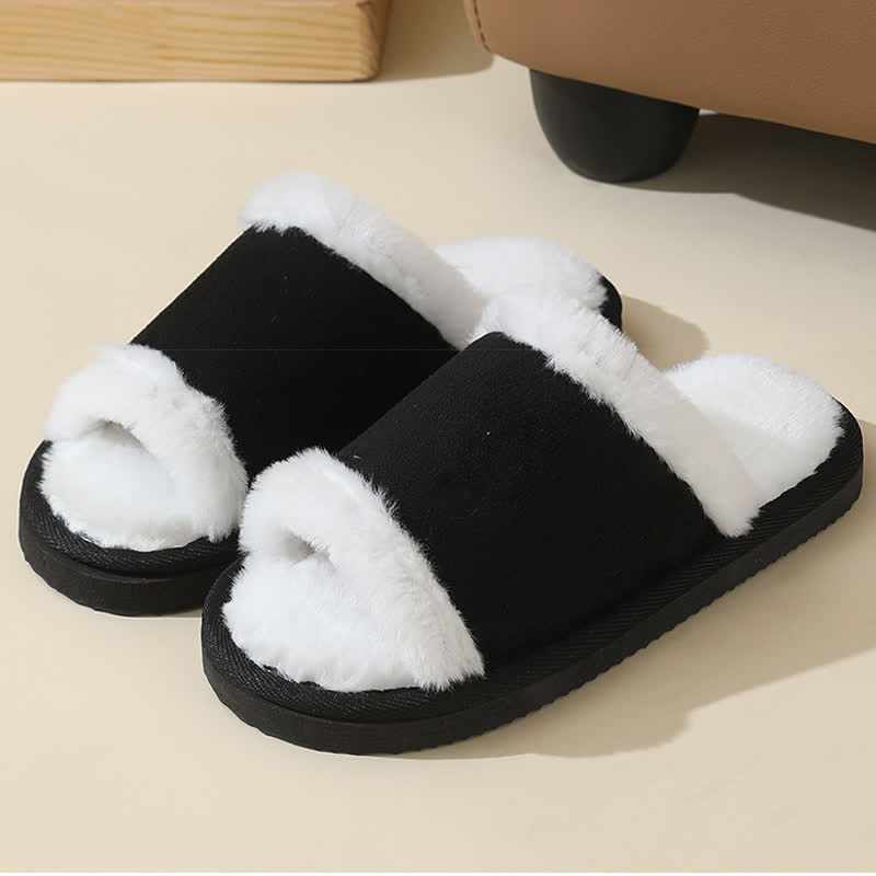 Chaussons en daim avec bordure en fourrure