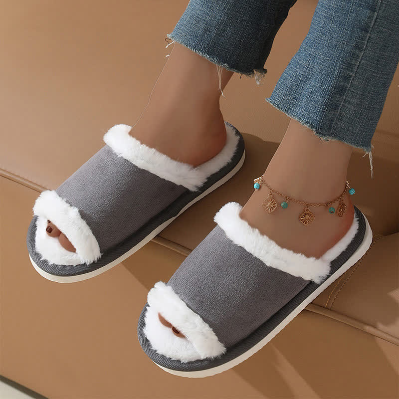 Chaussons en daim avec bordure en fourrure