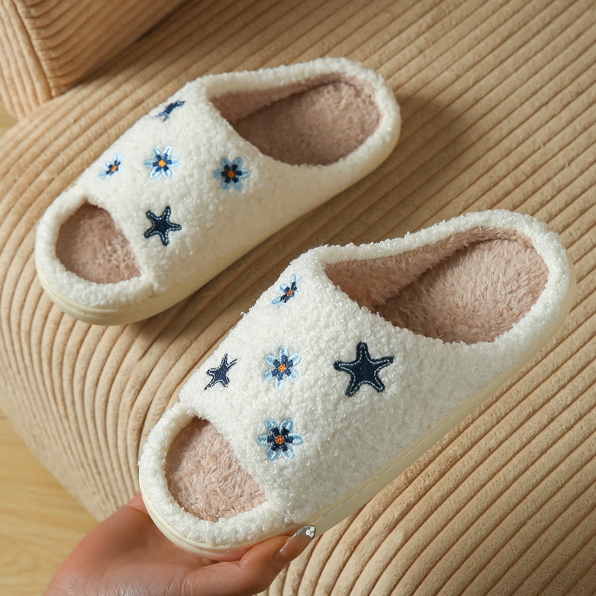 Chaussons mignons à motif de fleurs et d'étoiles, grande taille - image 4