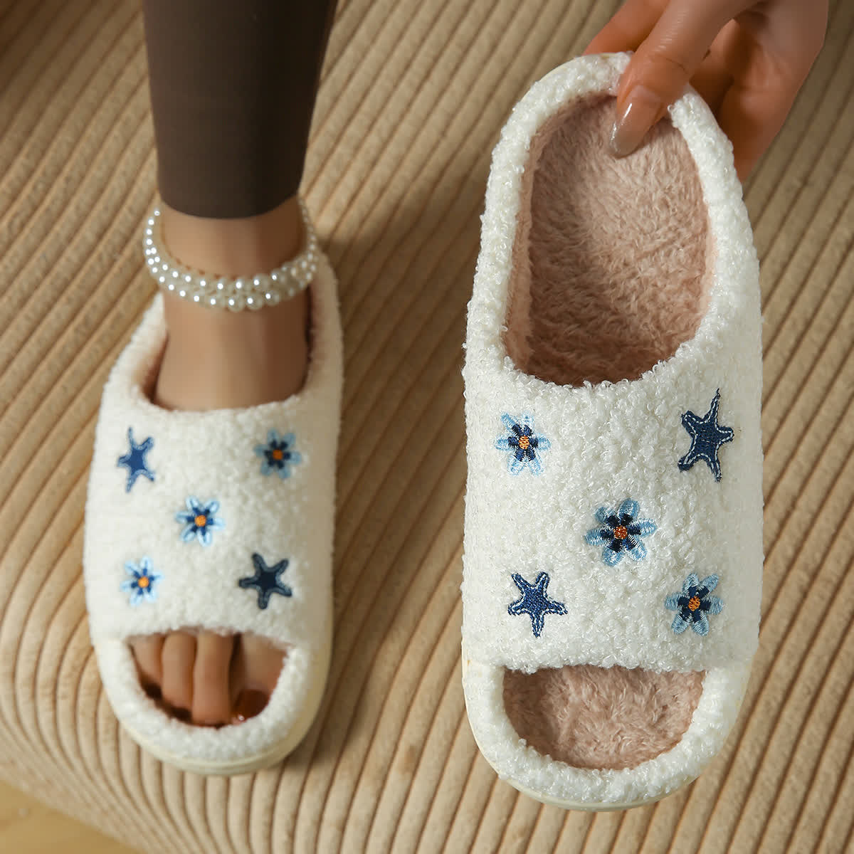 Chaussons mignons à motif de fleurs et d'étoiles, grande taille - Blanc - EU44-45 (US10-11) - image 3