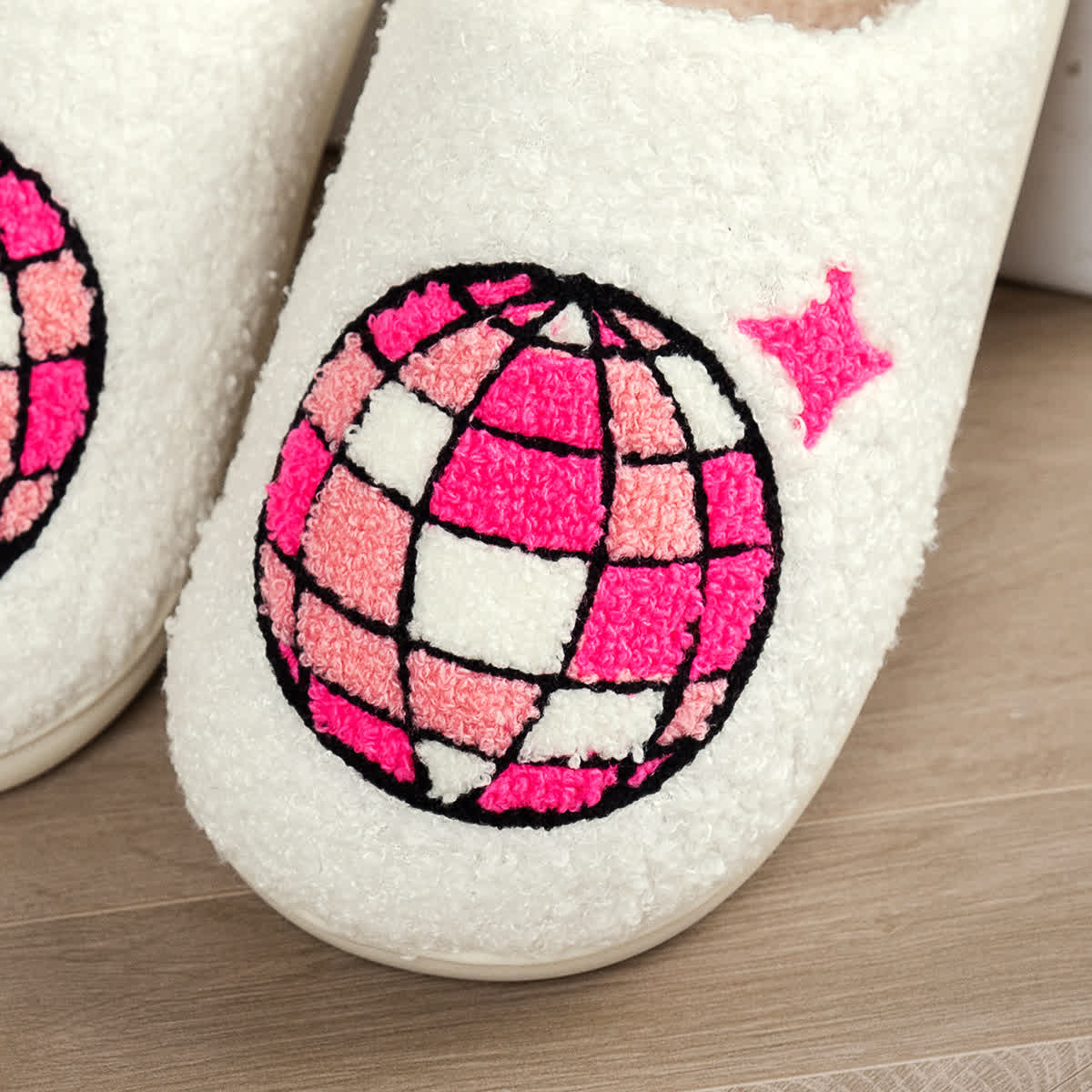 Chaussons grande taille à imprimé boule disco - image 13