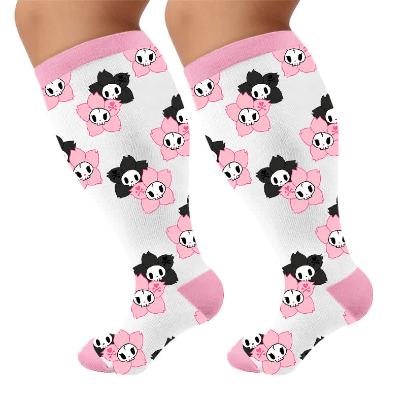 Chaussettes de compression roses à tête de mort et marguerite grande taille - image 10