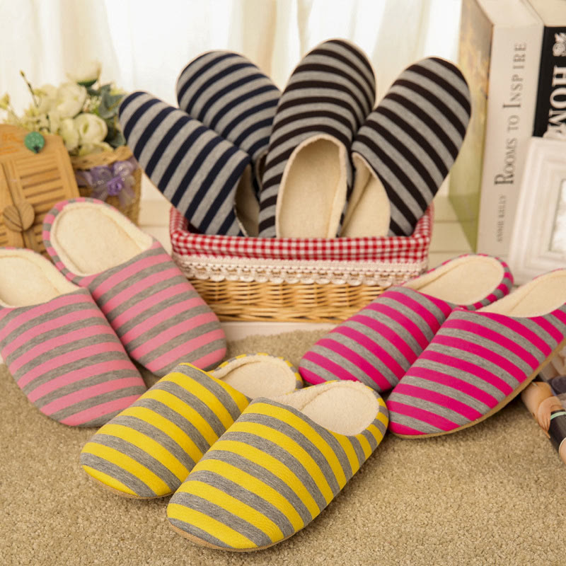 Pantoufles à rayures colorées grandes tailles - image 0