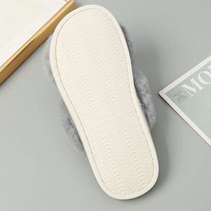 Chaussons en peluche à brides croisées grande taille