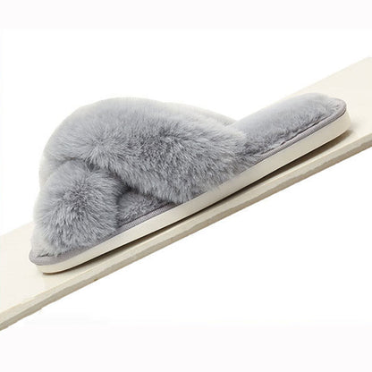 Chaussons en peluche à brides croisées grande taille