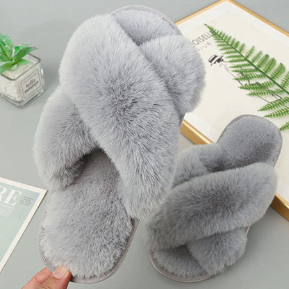 Chaussons en peluche à brides croisées grande taille - image 4