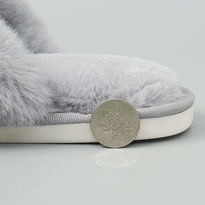 Chaussons en peluche à brides croisées grande taille - image 10
