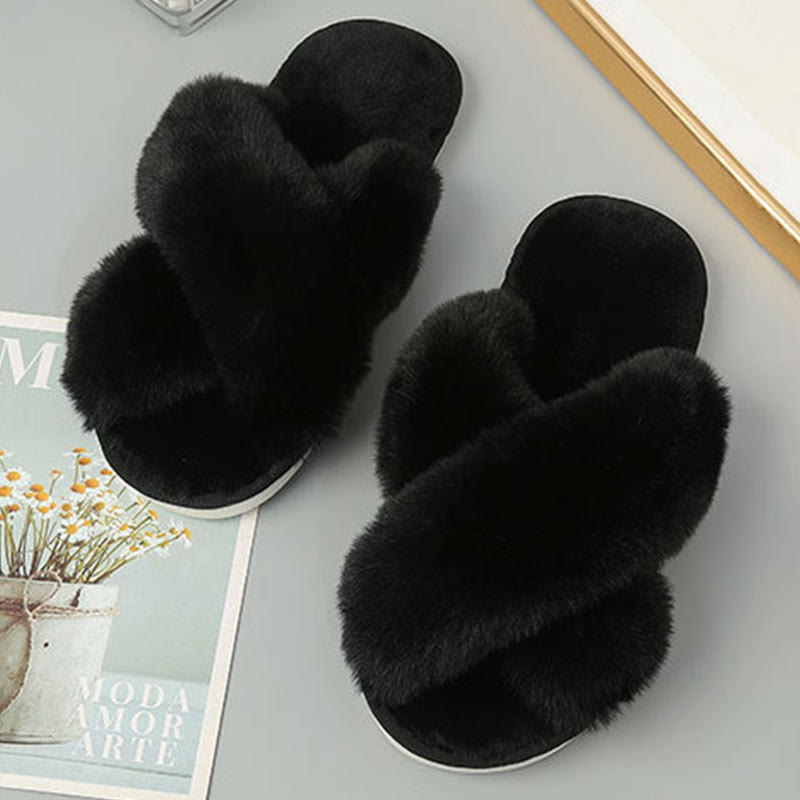 Chaussons en peluche à brides croisées grande taille - image 5