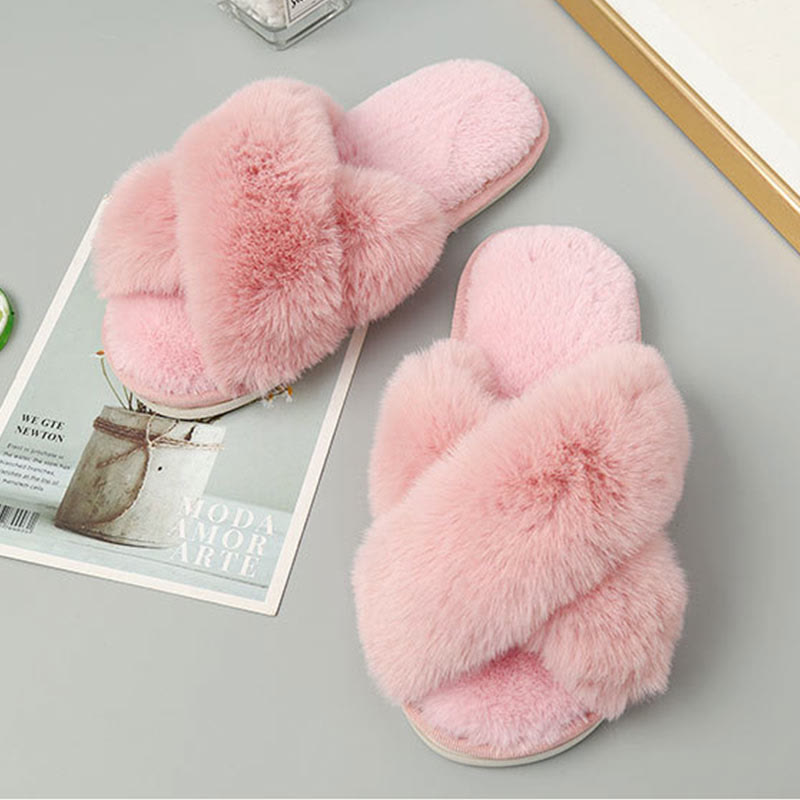 Chaussons en peluche à brides croisées grande taille - image 2