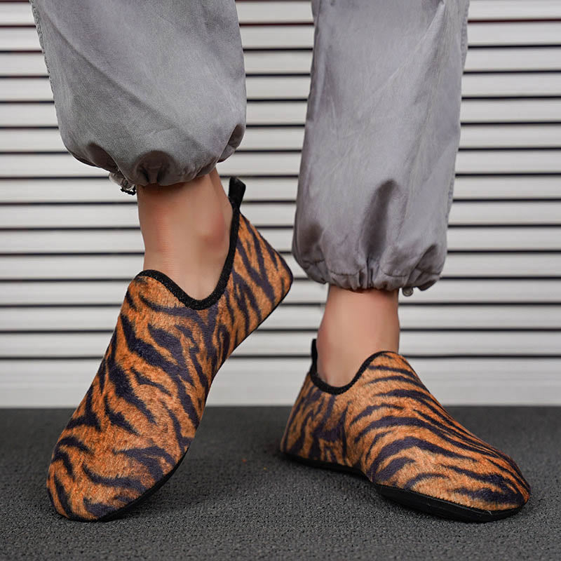 Chaussons-chaussettes tigre grande taille - image 1