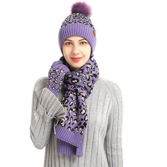 Ensemble 3 en 1 gants, bonnet et écharpe léopard - image 0