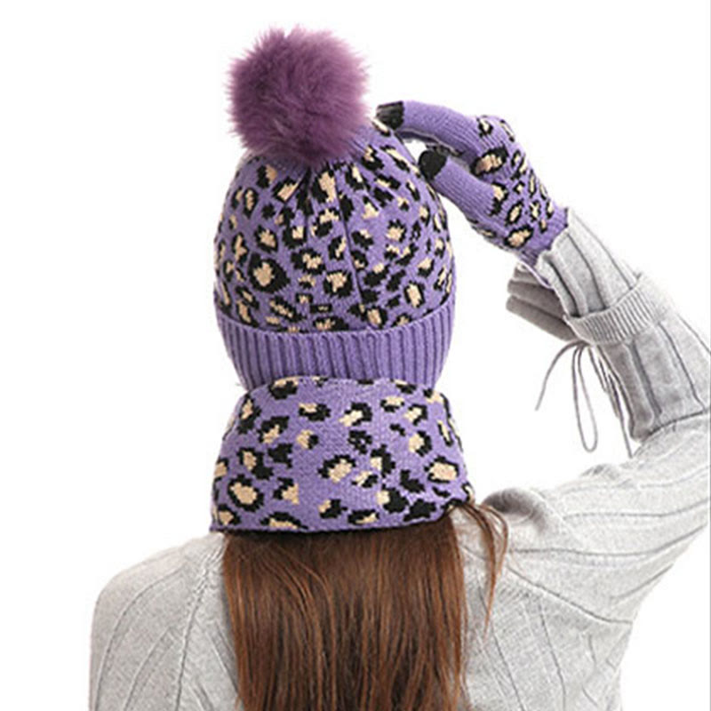 Ensemble 3 en 1 gants, bonnet et écharpe léopard - image 1
