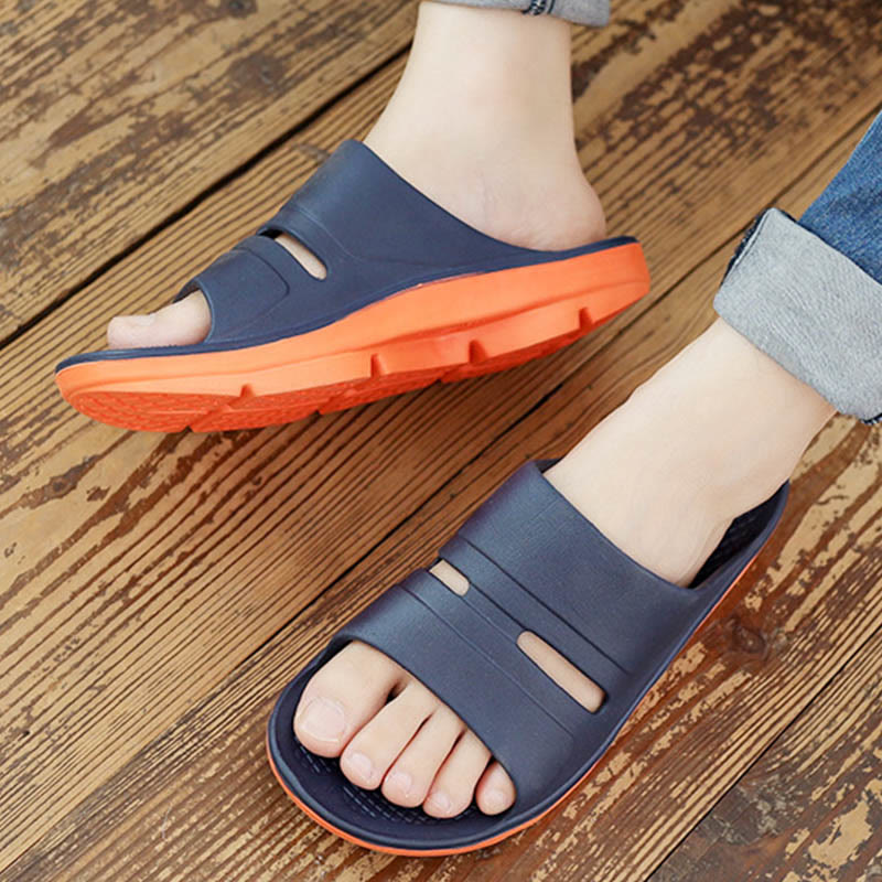 Claquettes à semelle épaisse et soutien de la voûte plantaire grande taille