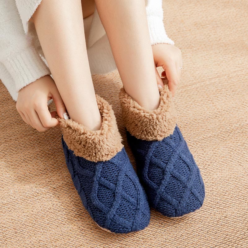 Chaussettes pantoufles antidérapantes et pelucheuses grande taille - Bleu - EU36-42 (US3-8.5) - image 8