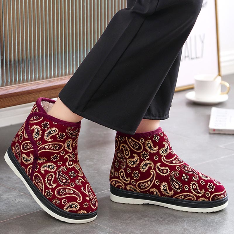 Chaussons brodés dorés grande taille - image 4