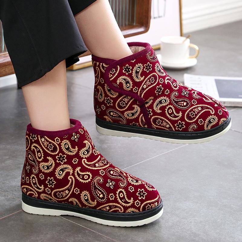 Chaussons brodés dorés grande taille - image 3