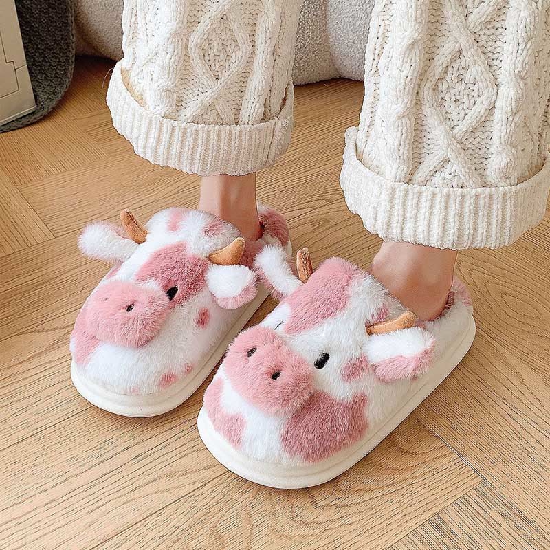 Pantoufles vache en peluche grande taille - image 4