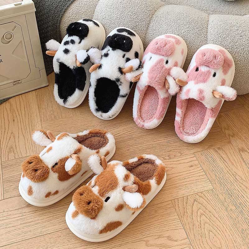 Pantoufles vache en peluche grande taille - image 5