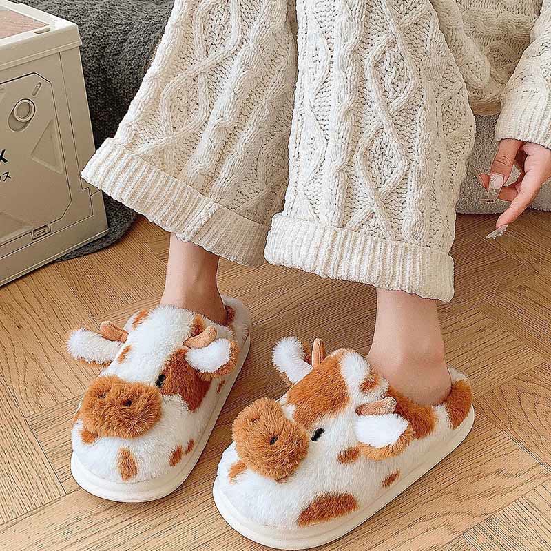 Chaussons en peluche vache grande taille - image 2