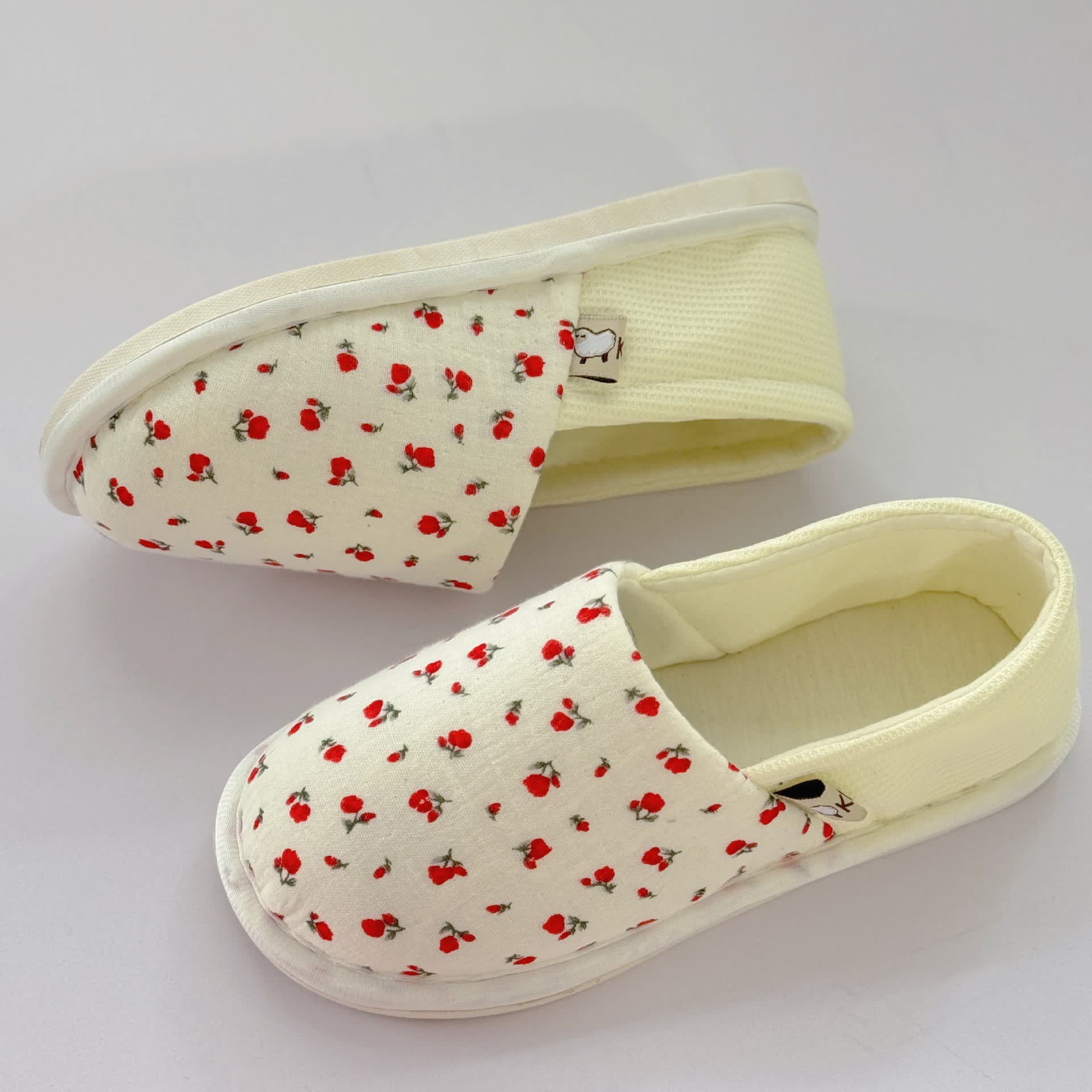 Chaussons d'intérieur en toile antidérapants à motif floral - image 2