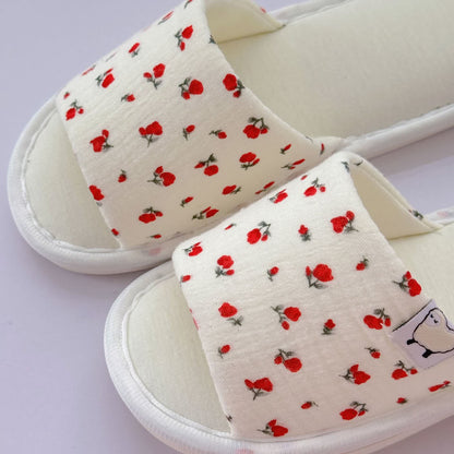 Chaussons ouverts en toile fleurie - image 7