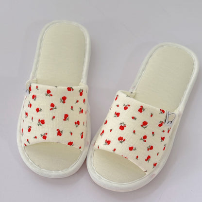 Chaussons ouverts en toile fleurie - image 2
