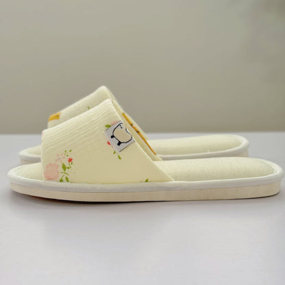 Chaussons élégants à bout ouvert en toile florale - image 2