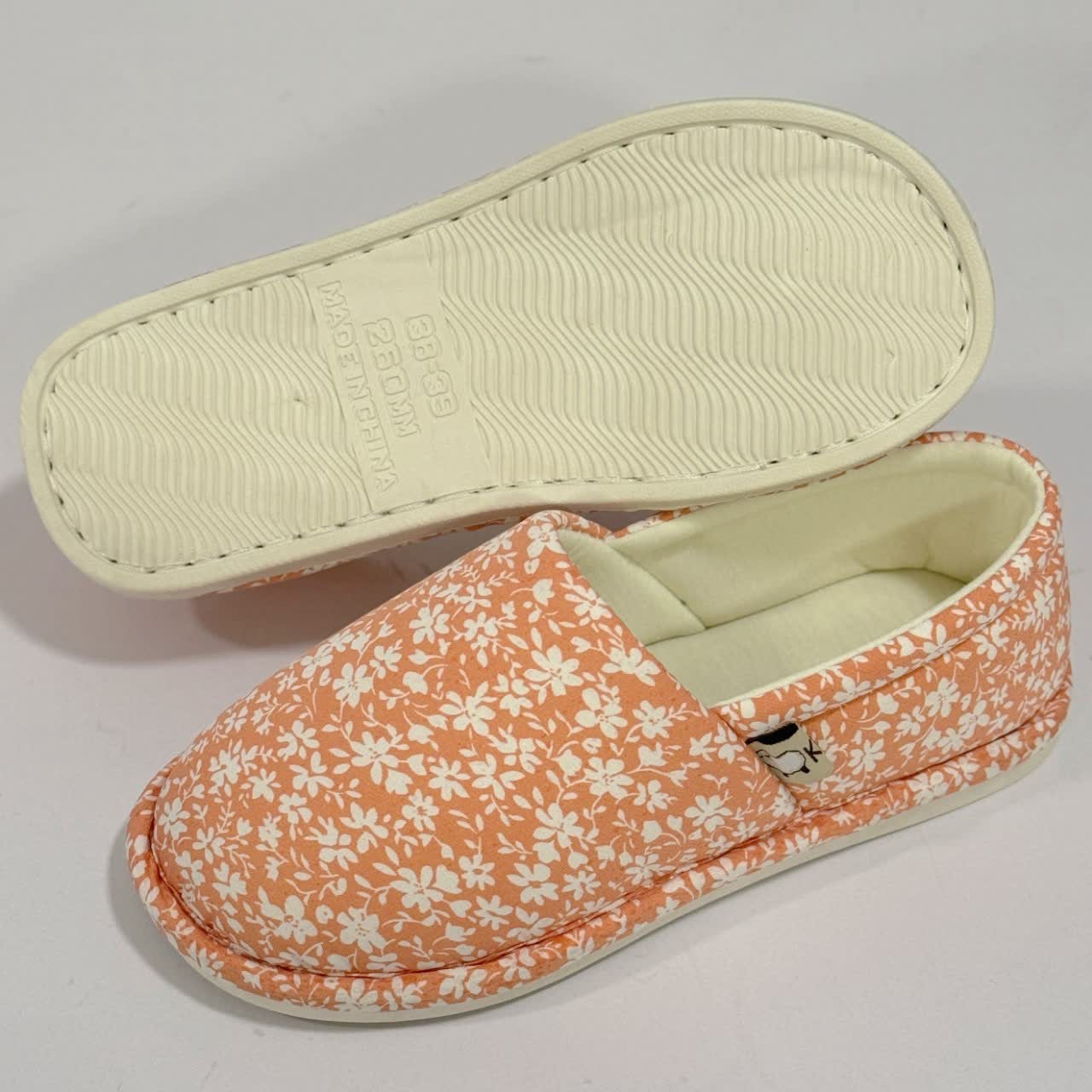 Chaussons d'intérieur antidérapants en toile à motif floral rustique - image 7