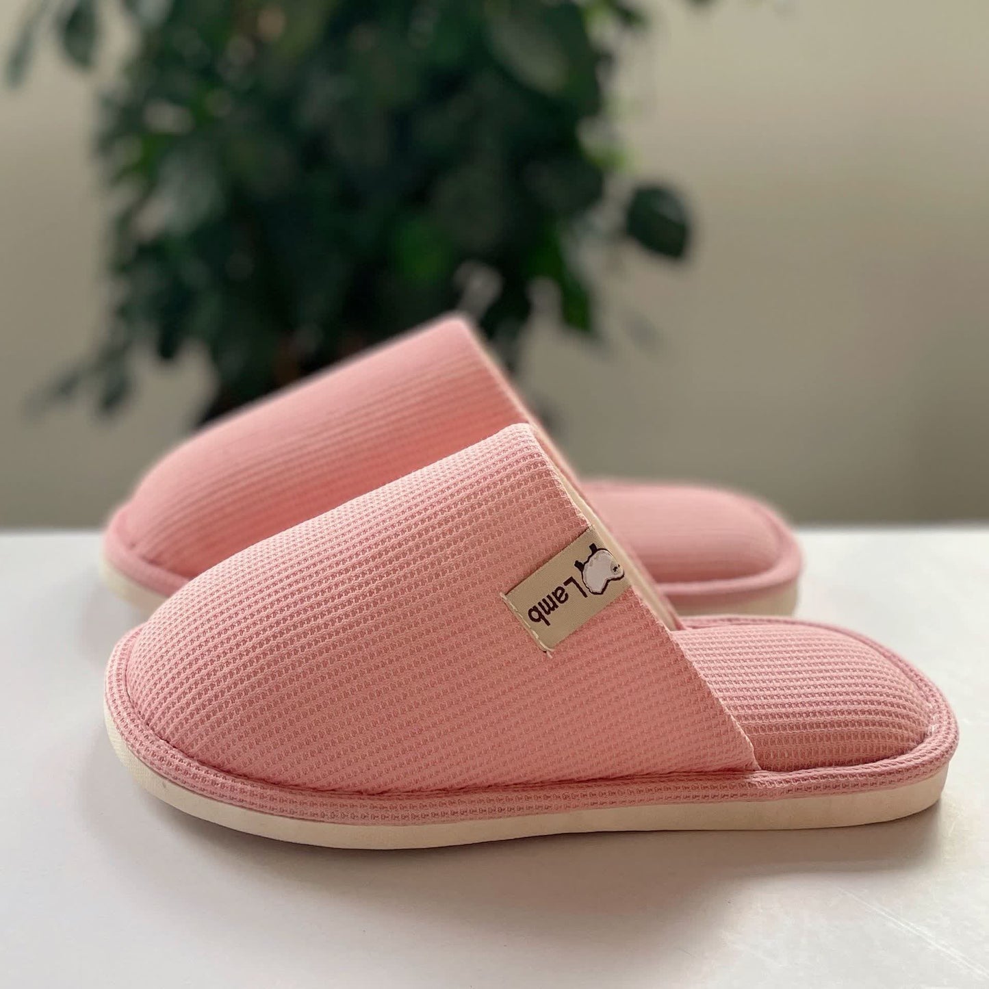 Chaussons simples gaufrés de couleur unie