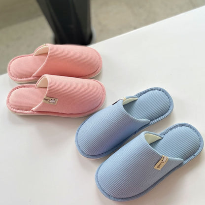 Chaussons simples gaufrés de couleur unie