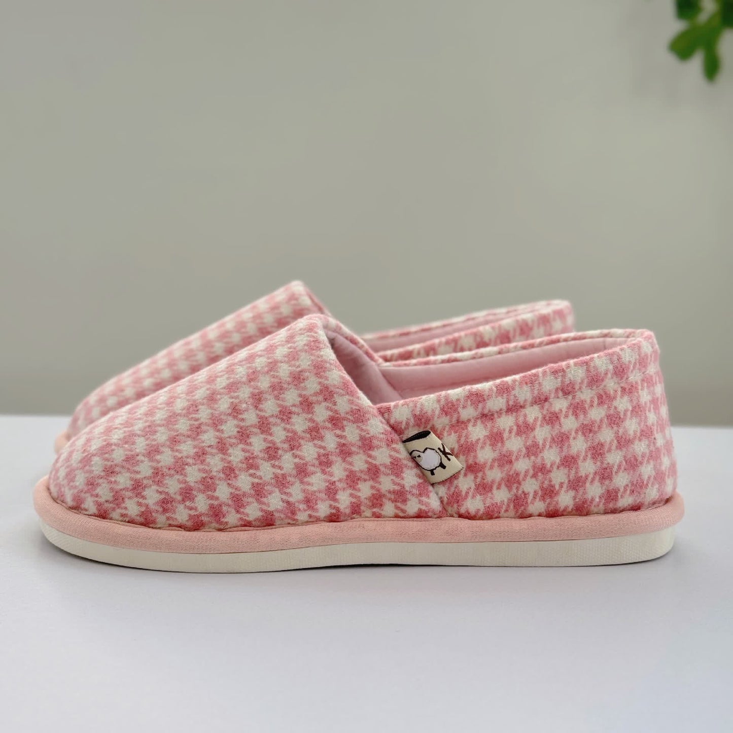 Chaussons légers antidérapants à carreaux pour la maison