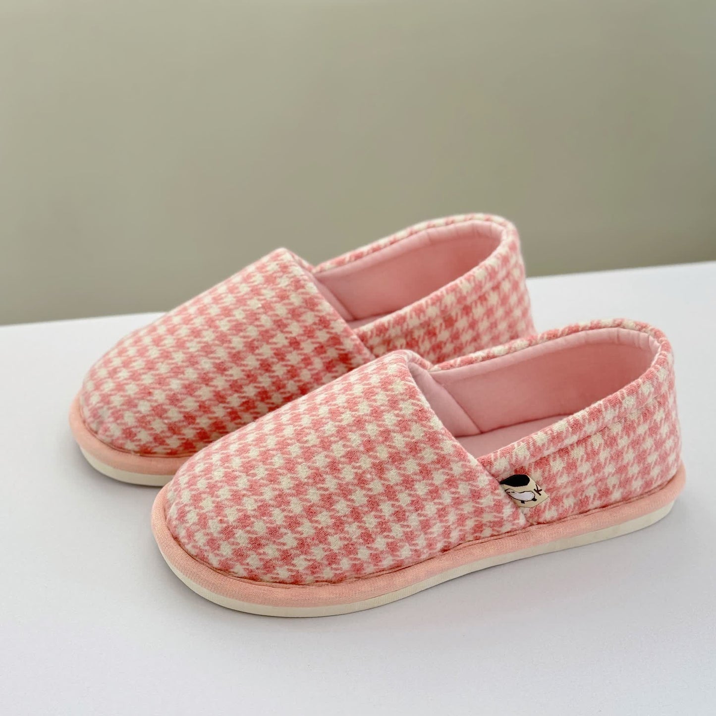 Chaussons légers antidérapants à carreaux pour la maison - Rose - US8.5-9 - image 1