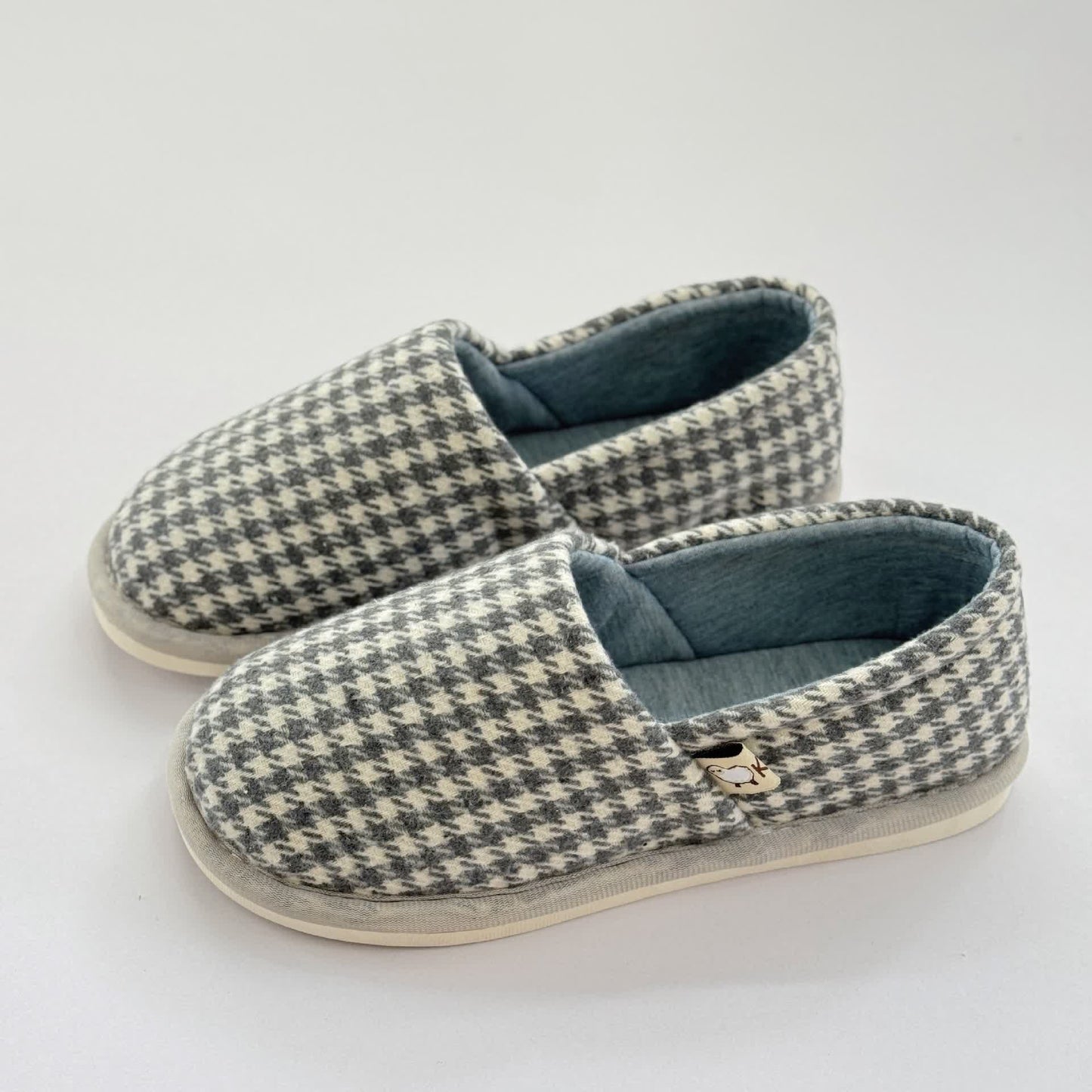 Chaussons légers antidérapants à carreaux pour la maison