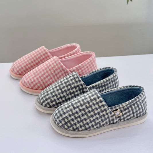 Chaussons légers antidérapants à carreaux pour la maison - image 0