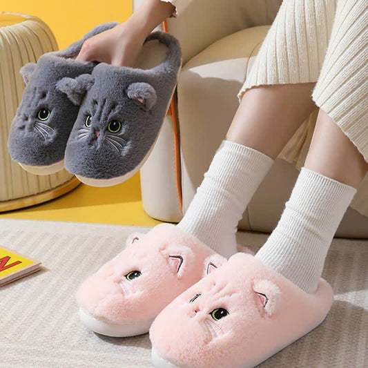 Chaussons d'intérieur en peluche avec un adorable chaton de dessin animé - image 0