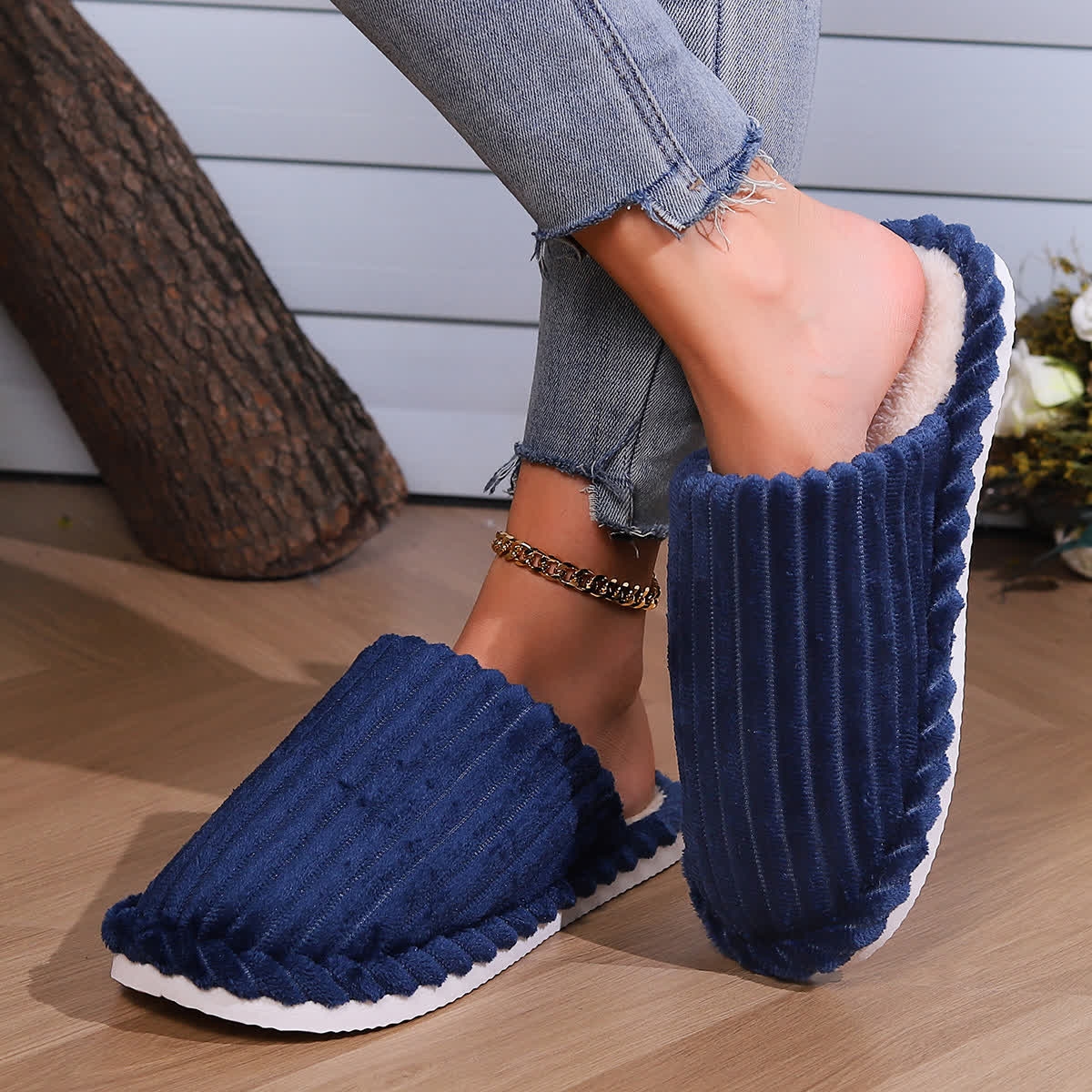 Chaussons chauds à semelle épaisse et bout fermé de couleur unie - image 9