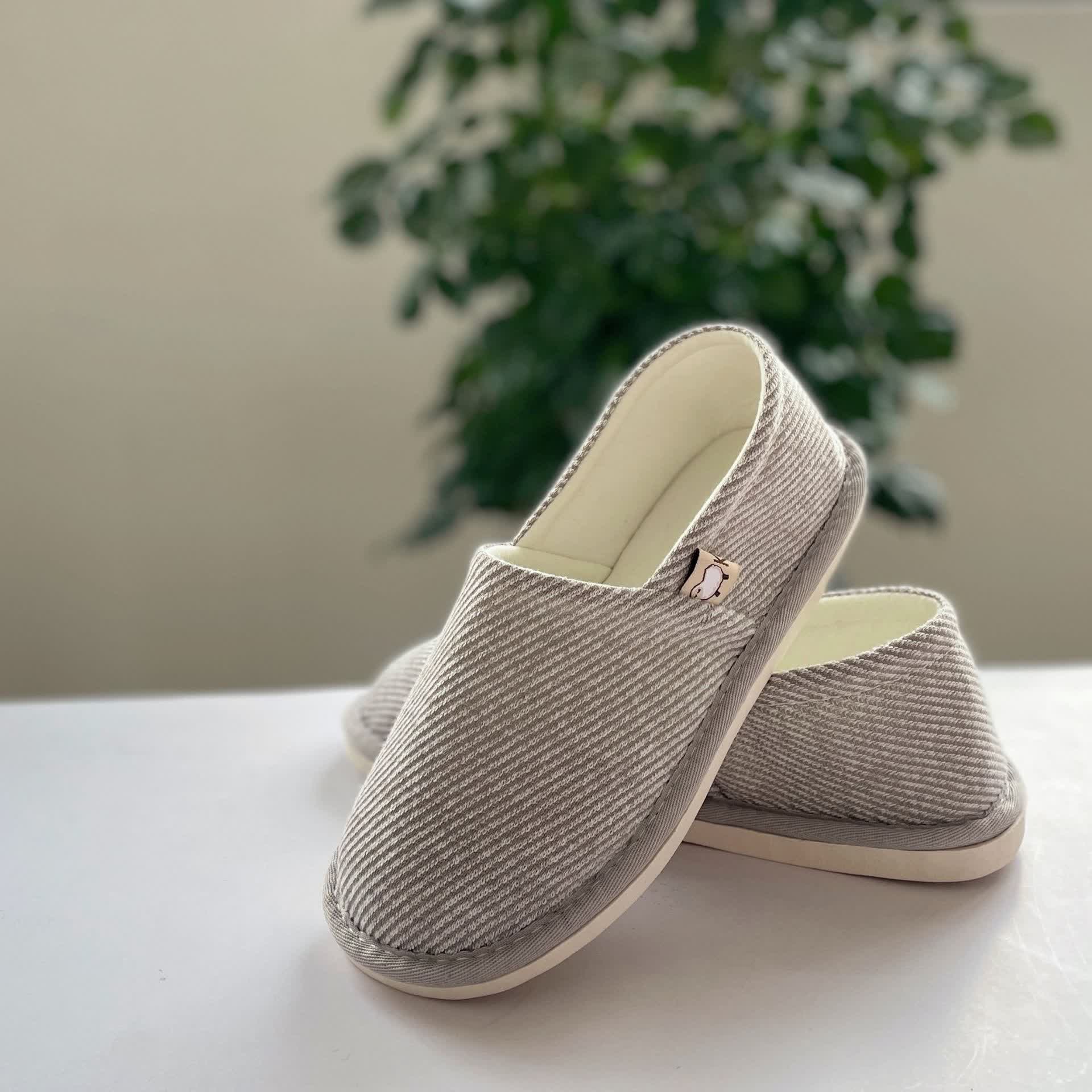 Chaussons d'intérieur à semelle souple et rayures simples - image 8
