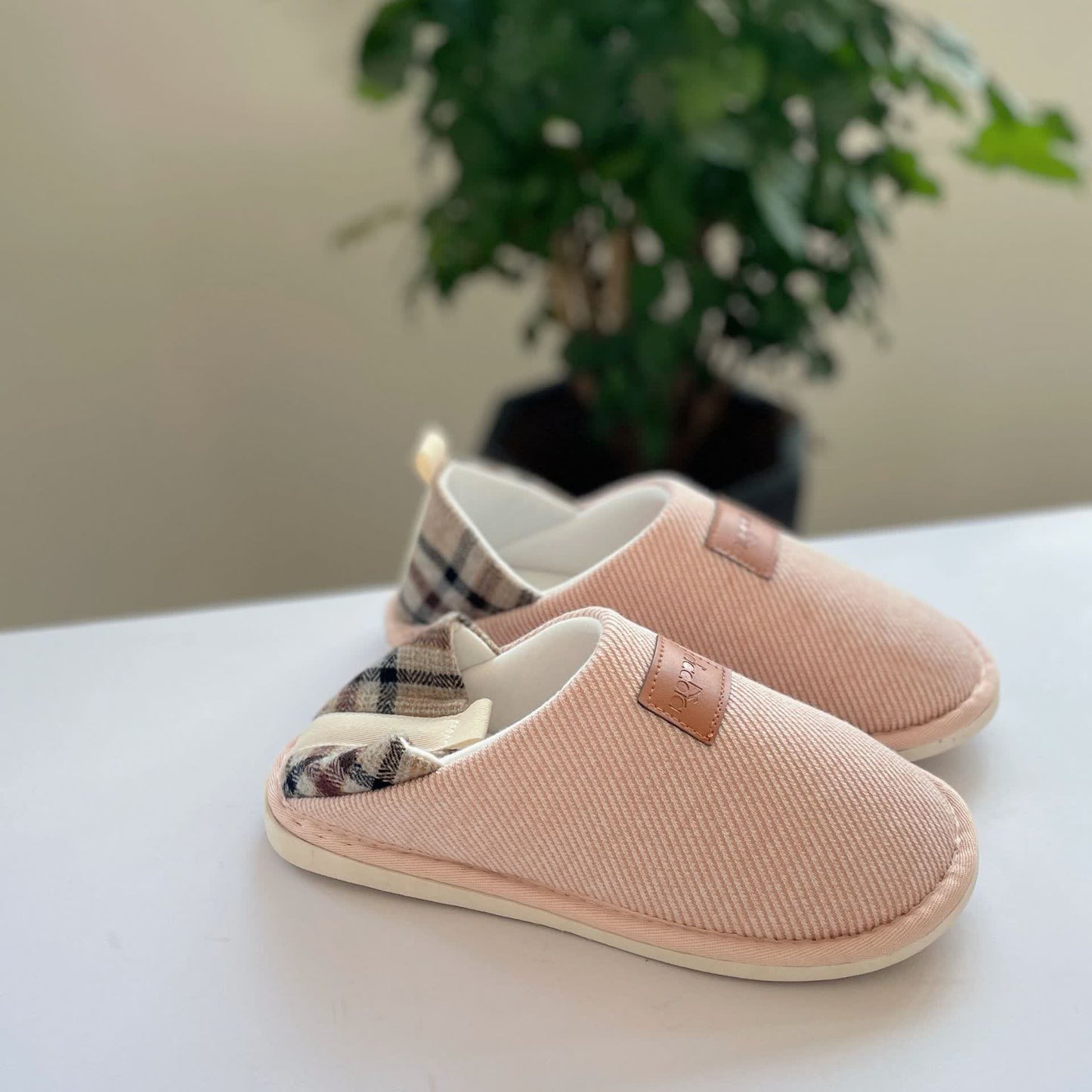 Chaussons antidérapants à coutures à carreaux simples