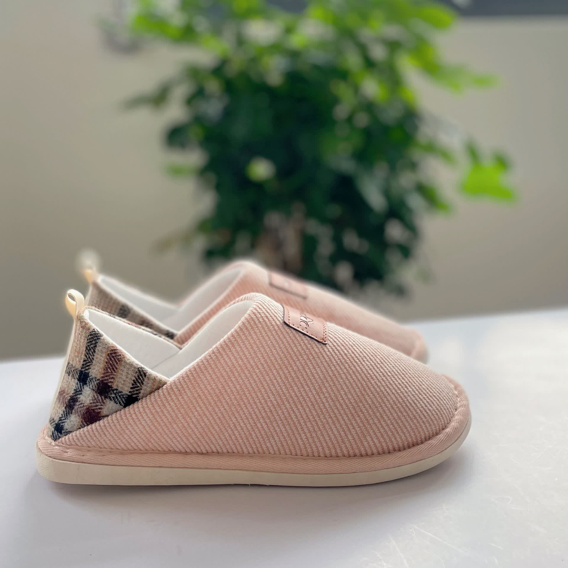 Chaussons antidérapants à coutures à carreaux simples - image 7