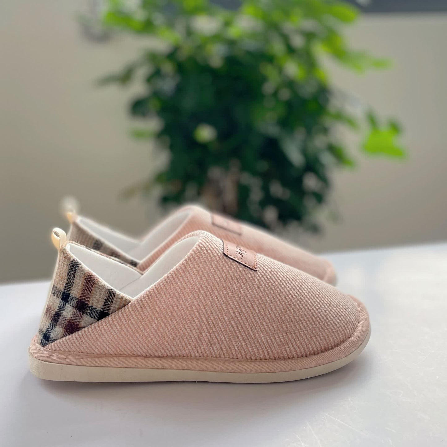 Chaussons antidérapants à coutures à carreaux simples