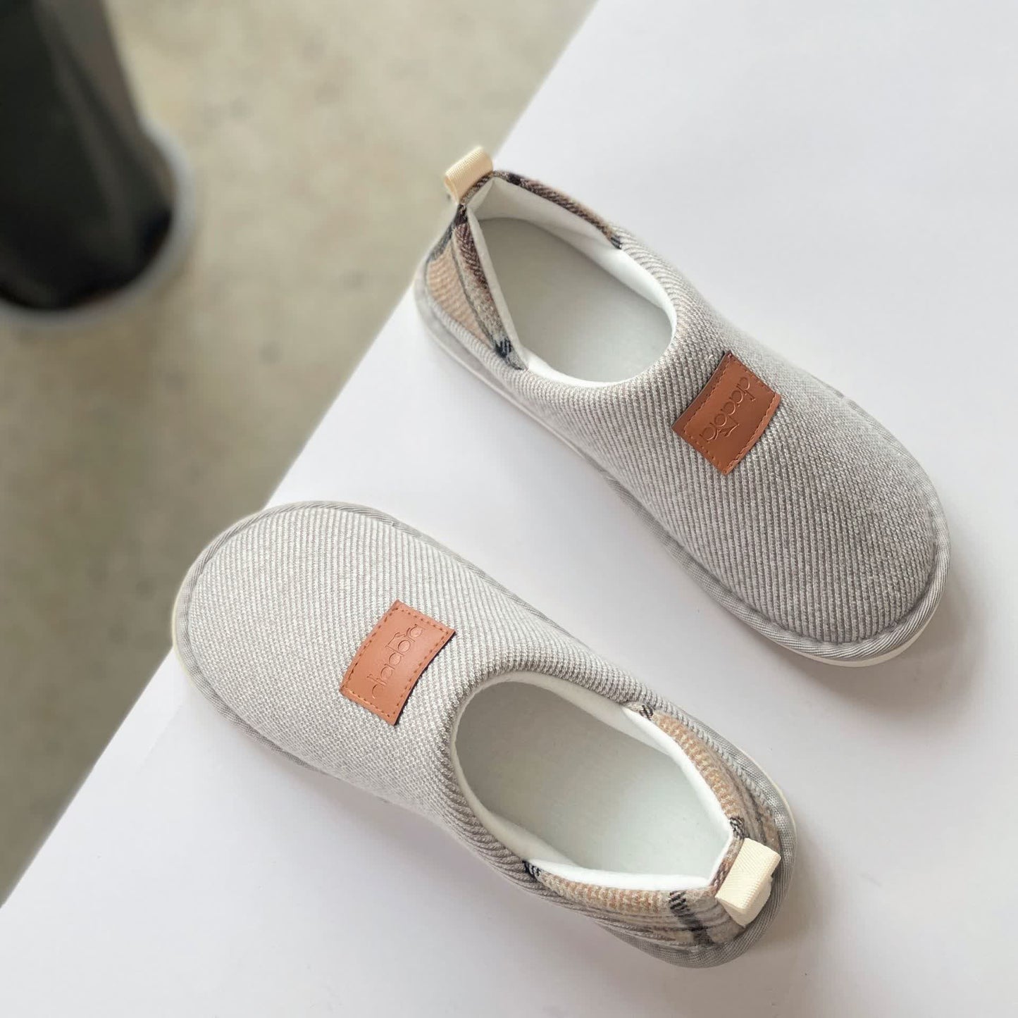 Chaussons antidérapants à coutures à carreaux simples