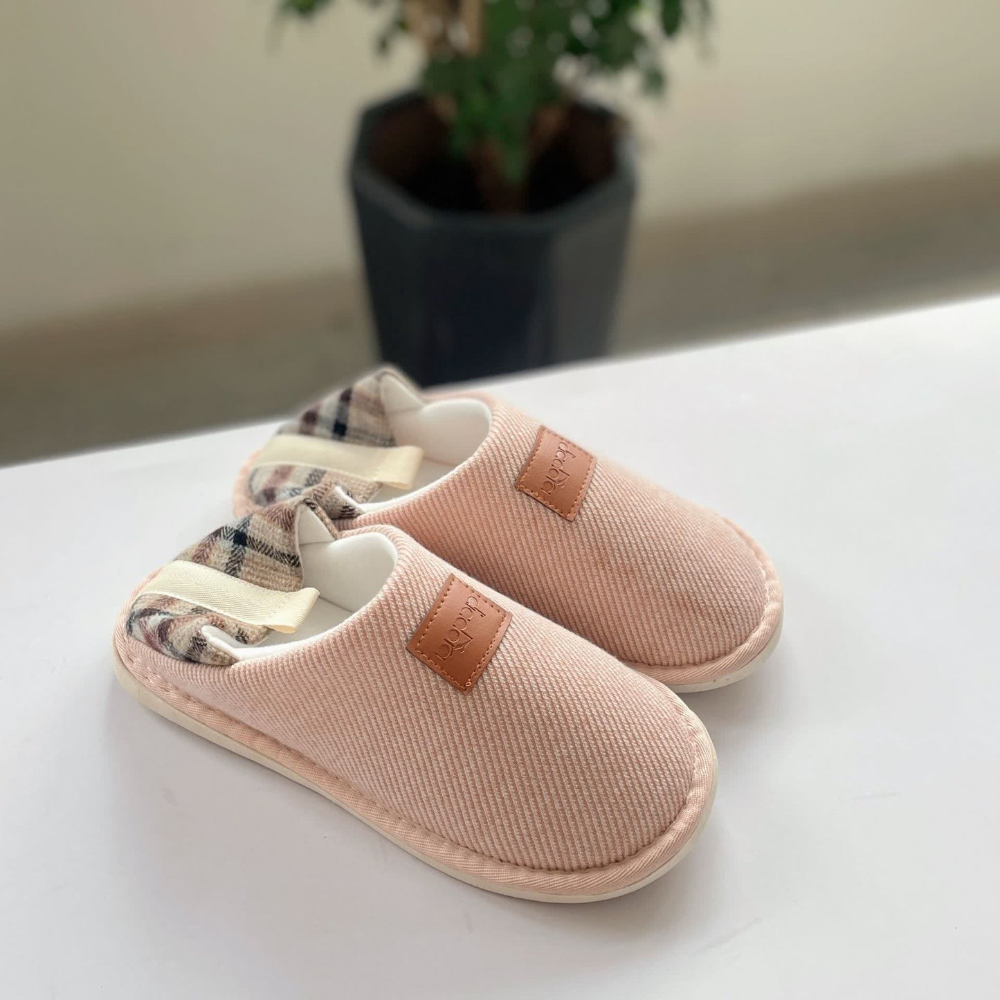 Chaussons antidérapants à coutures à carreaux simples