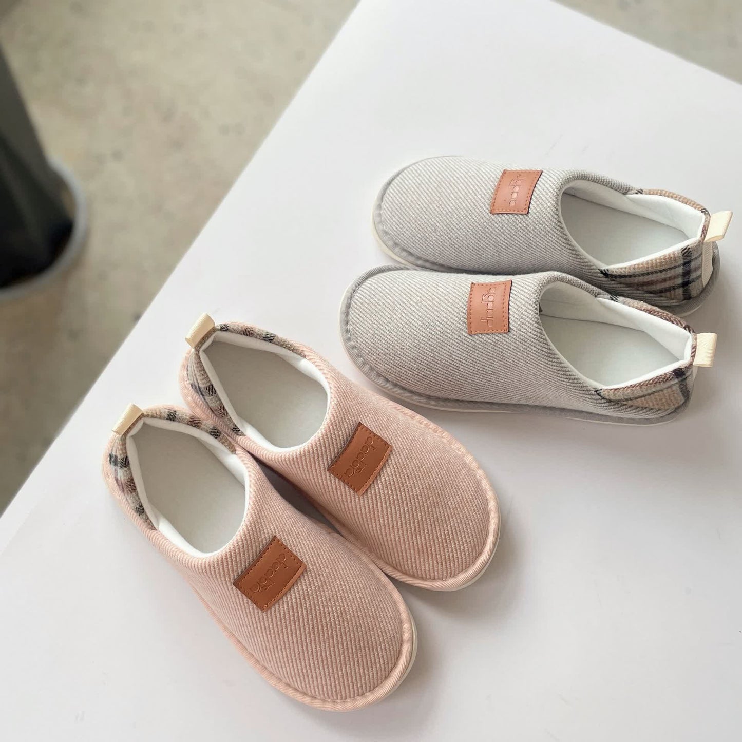 Chaussons antidérapants à coutures à carreaux simples