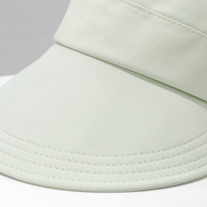 Chapeau à visière de protection solaire à moitié ouvert