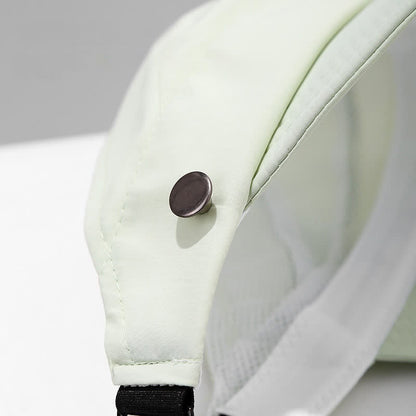 Chapeau à visière de protection solaire à moitié ouvert