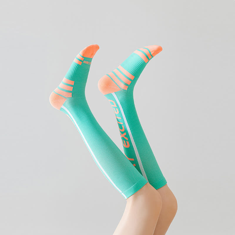 Chaussettes de compression hautes à imprimé lettres lumineuses (4 paires) - image 4