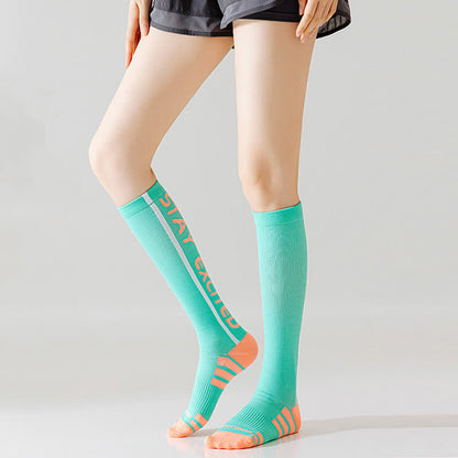 Chaussettes de compression hautes à imprimé lettres lumineuses (4 paires) - image 3