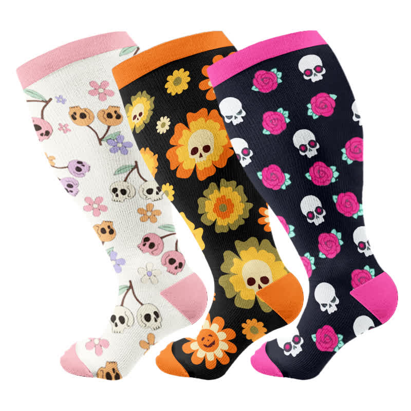 Chaussettes de compression grande taille à motif tête de mort et fleurs d'Halloween - image 4